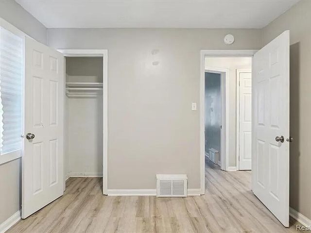 15749 Ardmore Street, Detroit, MI 48227
