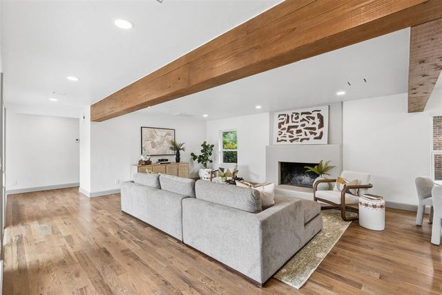 1114 W Wilshire Boulevard, Nichols Hills, OK 73116