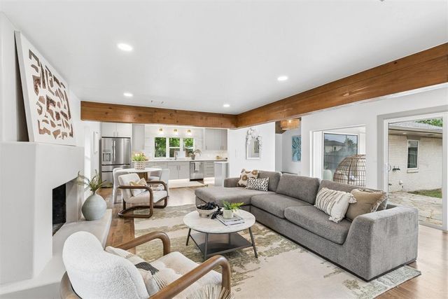 1114 W Wilshire Boulevard, Nichols Hills, OK 73116