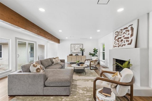 1114 W Wilshire Boulevard, Nichols Hills, OK 73116