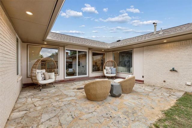 1114 W Wilshire Boulevard, Nichols Hills, OK 73116