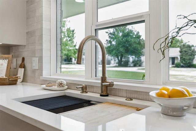 1114 W Wilshire Boulevard, Nichols Hills, OK 73116