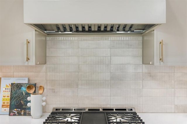 1114 W Wilshire Boulevard, Nichols Hills, OK 73116