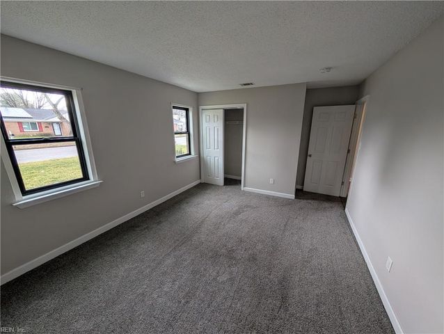 3120 Tournament DR, Chesapeake, VA 23323