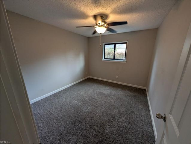 3120 Tournament DR, Chesapeake, VA 23323