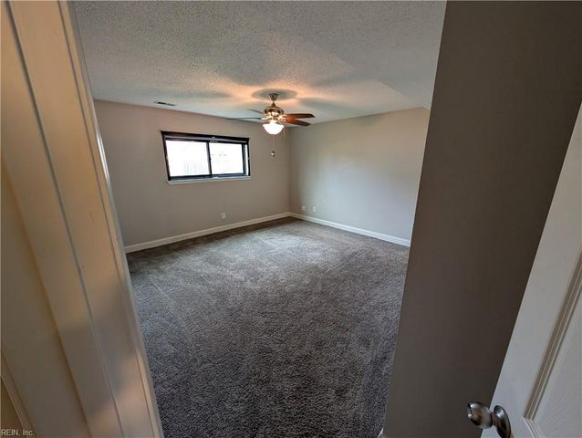 3120 Tournament DR, Chesapeake, VA 23323