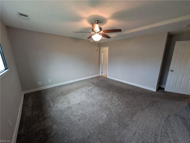 3120 Tournament DR, Chesapeake, VA 23323