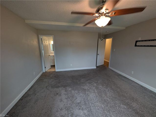 3120 Tournament DR, Chesapeake, VA 23323