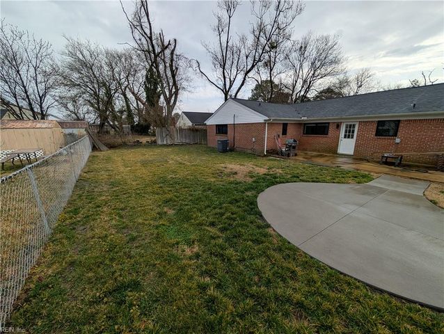 3120 Tournament DR, Chesapeake, VA 23323