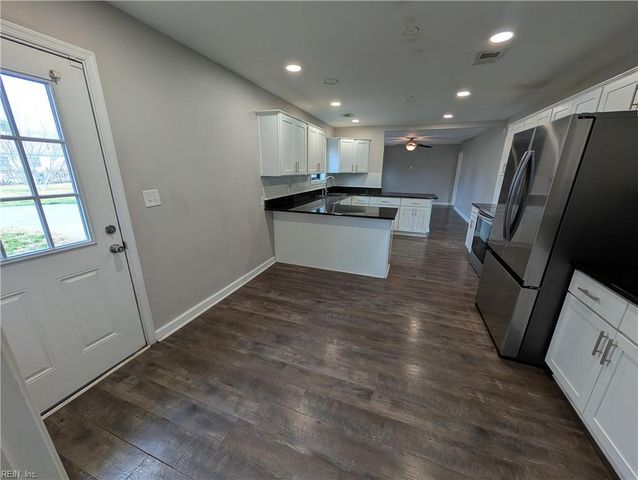 3120 Tournament DR, Chesapeake, VA 23323