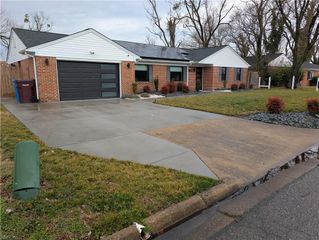 3120 Tournament DR, Chesapeake, VA 23323