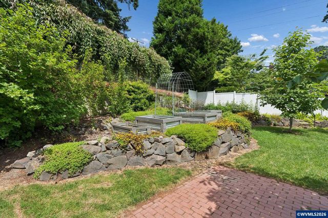 1605 Summer St SE, Salem, OR 97302