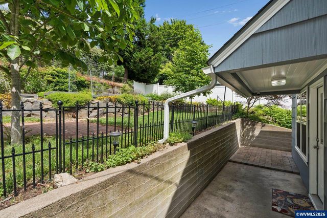 1605 Summer St SE, Salem, OR 97302