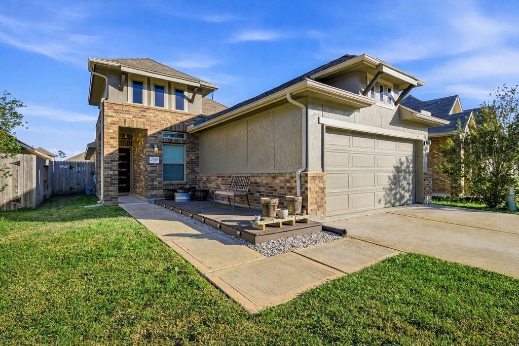 2930 Yaupon Grove Lane, Conroe, TX 77385