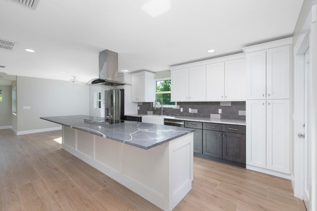 1036 NE Wright Avenue, Jensen Beach, FL 34957