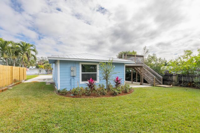 1036 NE Wright Avenue, Jensen Beach, FL 34957