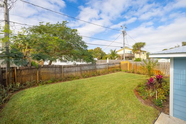 1036 NE Wright Avenue, Jensen Beach, FL 34957