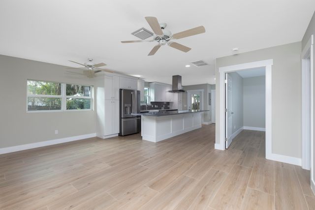 1036 NE Wright Avenue, Jensen Beach, FL 34957