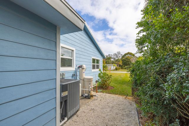 1036 NE Wright Avenue, Jensen Beach, FL 34957