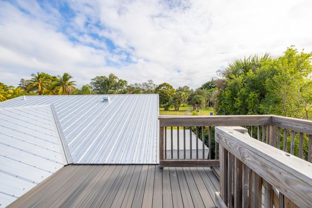 1036 NE Wright Avenue, Jensen Beach, FL 34957