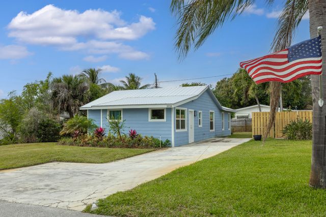 1036 NE Wright Avenue, Jensen Beach, FL 34957