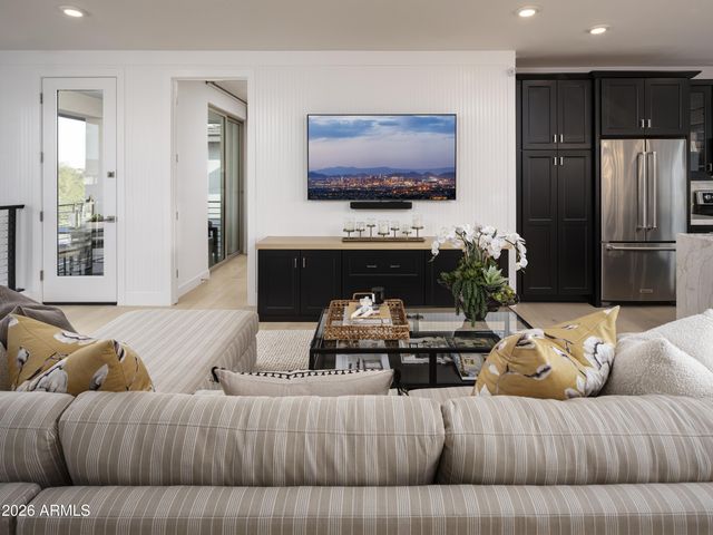 2121 W SONORAN DESERT Drive 163, Phoenix, AZ 85085