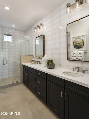 2121 W SONORAN DESERT Drive 163, Phoenix, AZ 85085