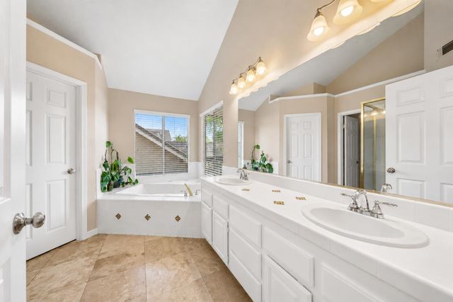 6012 Laguna Park Dr, Elk Grove, CA 95758