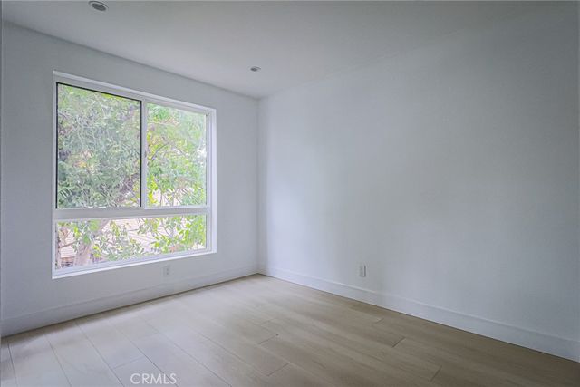 11814 Gilmore Street, North Hollywood, CA 91606