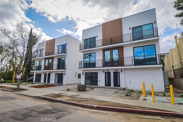 11814 Gilmore Street, North Hollywood, CA 91606