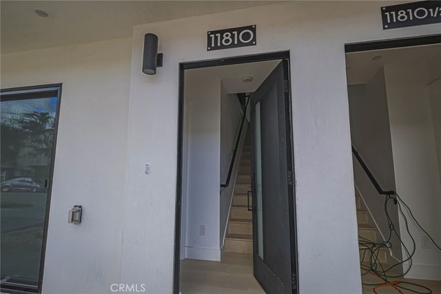 11814 Gilmore Street, North Hollywood, CA 91606