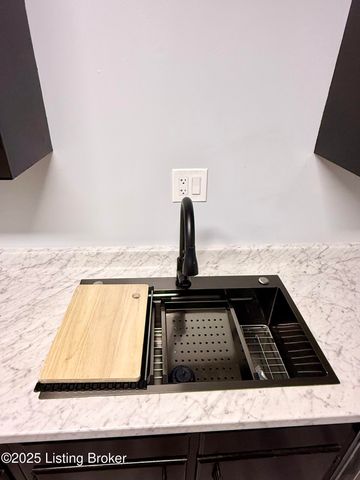 3504 Lodge Ln APT 330, Louisville, KY 40218