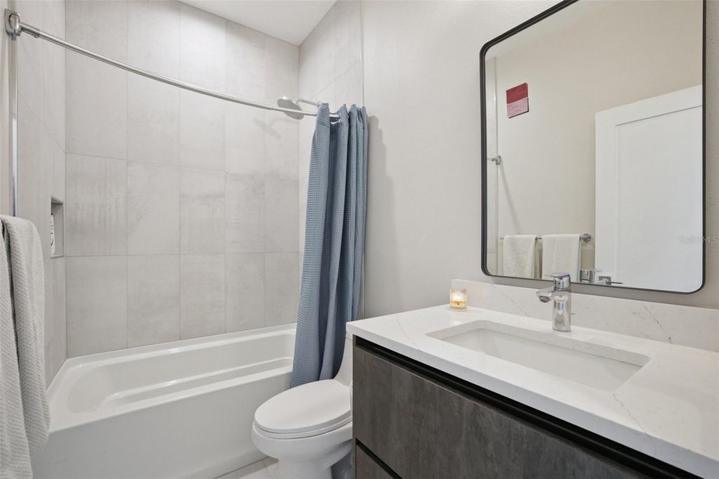 Image 15 of property listing at 3031 BELLEFONTE AVENUE, North Port, FL 34286