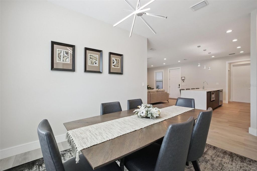 Image 7 of property listing at 3031 BELLEFONTE AVENUE, North Port, FL 34286