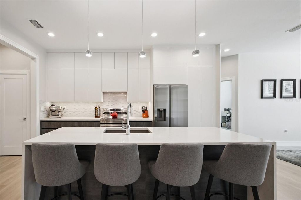 Image 8 of property listing at 3031 BELLEFONTE AVENUE, North Port, FL 34286