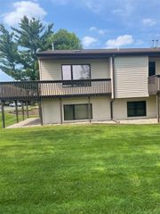 2664 Stonevalley Drive 33, Wyoming, MI 49519