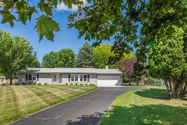 W846 North Court, Green Lake, WI 54941