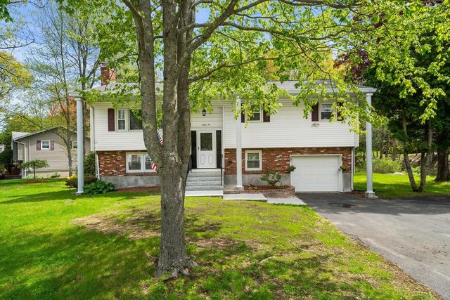 35 Freeport Dr, Burlington, MA 01803
