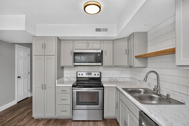 226 Edgewood Dr, Hendersonville, TN 37075