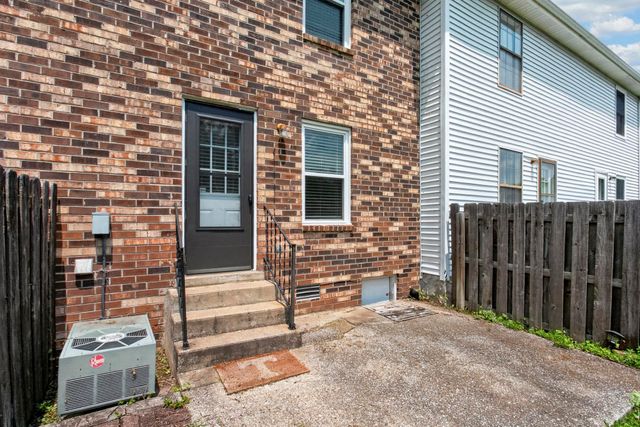 226 Edgewood Dr, Hendersonville, TN 37075