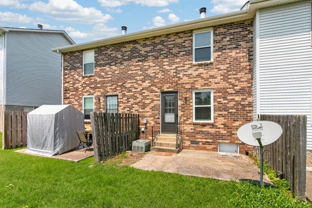 226 Edgewood Dr, Hendersonville, TN 37075