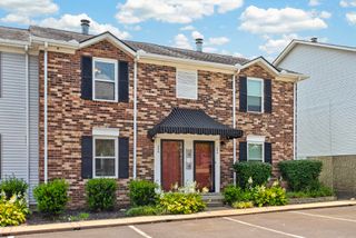 226 Edgewood Dr, Hendersonville, TN 37075