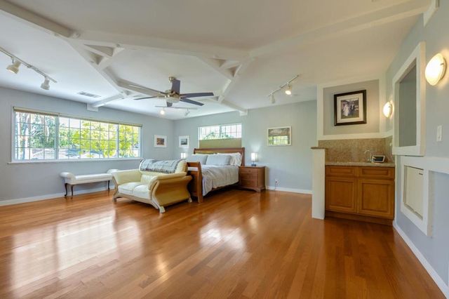 2610 Carson Street, Redwood City, CA 94061
