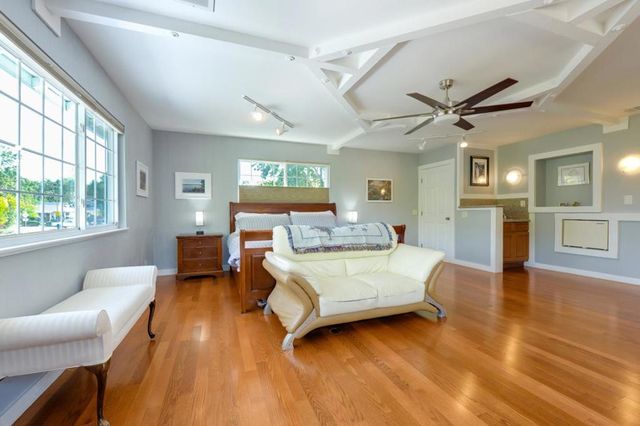 2610 Carson Street, Redwood City, CA 94061