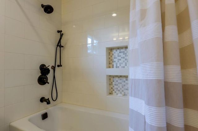 2610 Carson Street, Redwood City, CA 94061