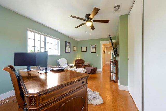 2610 Carson Street, Redwood City, CA 94061