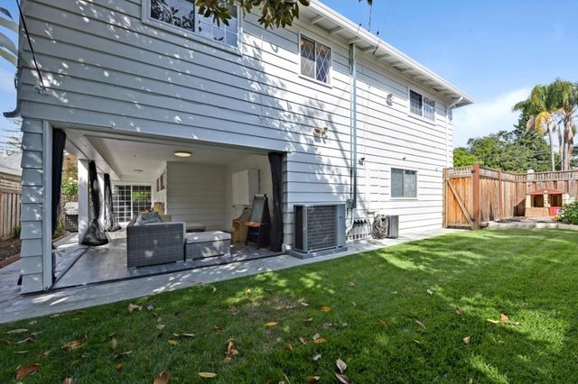 2610 Carson Street, Redwood City, CA 94061