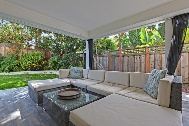2610 Carson Street, Redwood City, CA 94061