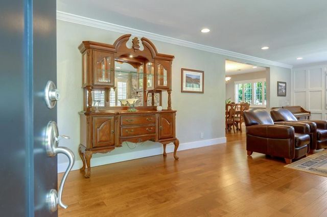 2610 Carson Street, Redwood City, CA 94061