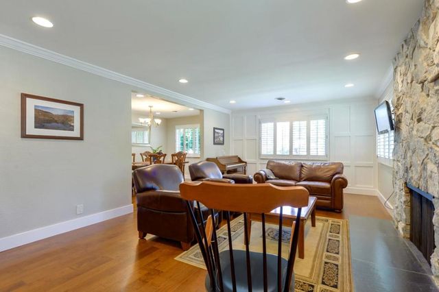 2610 Carson Street, Redwood City, CA 94061
